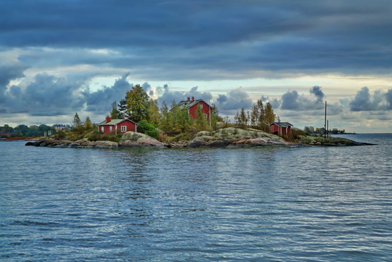 Kleine Insel auf dem Weg nach Suomenlinna